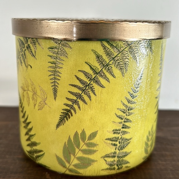 Bath & Body Works White Tea & Sage 3 Wick Scented Aromatherapy Yellow Candle - Picture 4 of 8